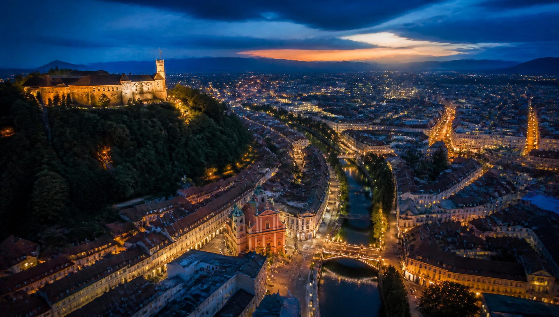 Kongresni trg, Ljubljana, blue hour